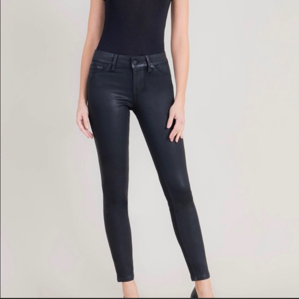 #219 Level 99 Mid Rise Liza Jeans size 28